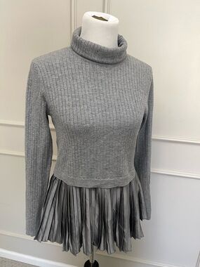 Nine West Gray Ribbed Turtleneck with Pleated Detail